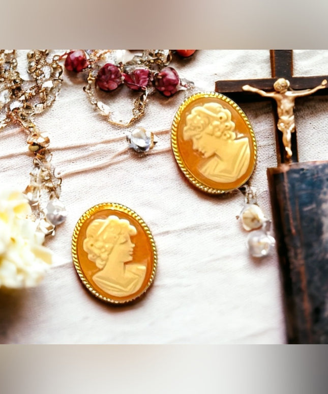 Vintage 14k GOLD Large carved shell cameo earrings Italy Import