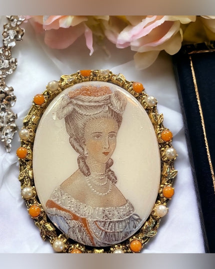 Vintage Ceramic Cameo (transfer) Bead gold ornate pendant brooch