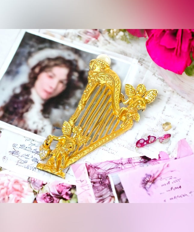 Vintage 1980s gold Irish angel cherub harp brooch large