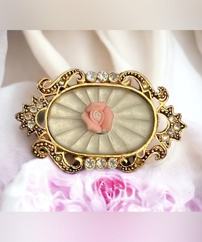 Vintage 1928 Gold tone flower cameo rhinestone brooch