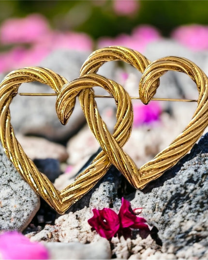 Vintage gold tone metal double heart rope large brooch