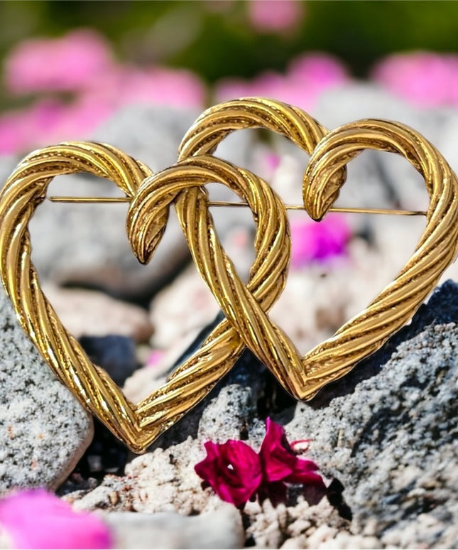 Vintage gold tone metal double heart rope large brooch