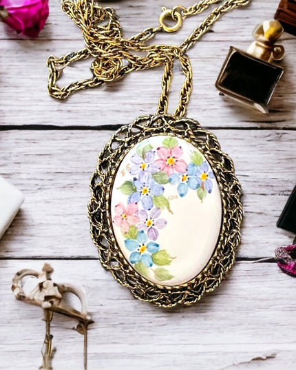 Vintage Antiqued brushed gold tone flower cameo pendant brooch  necklace