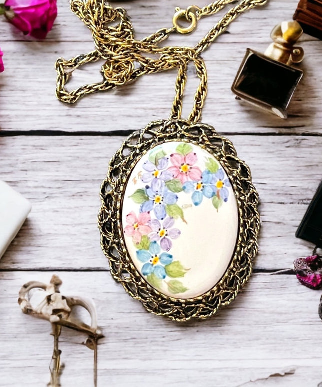 Vintage Antiqued brushed gold tone flower cameo pendant brooch  necklace