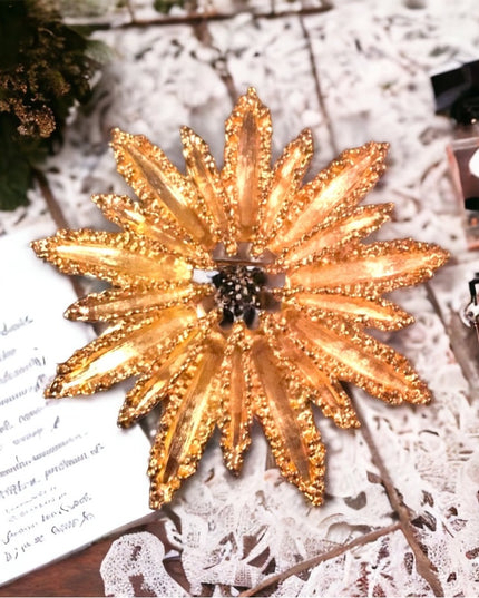 Vintage gold tone Starburst large Avon Brooch