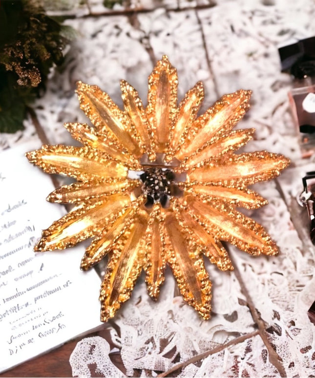 Vintage gold tone Starburst large Avon Brooch