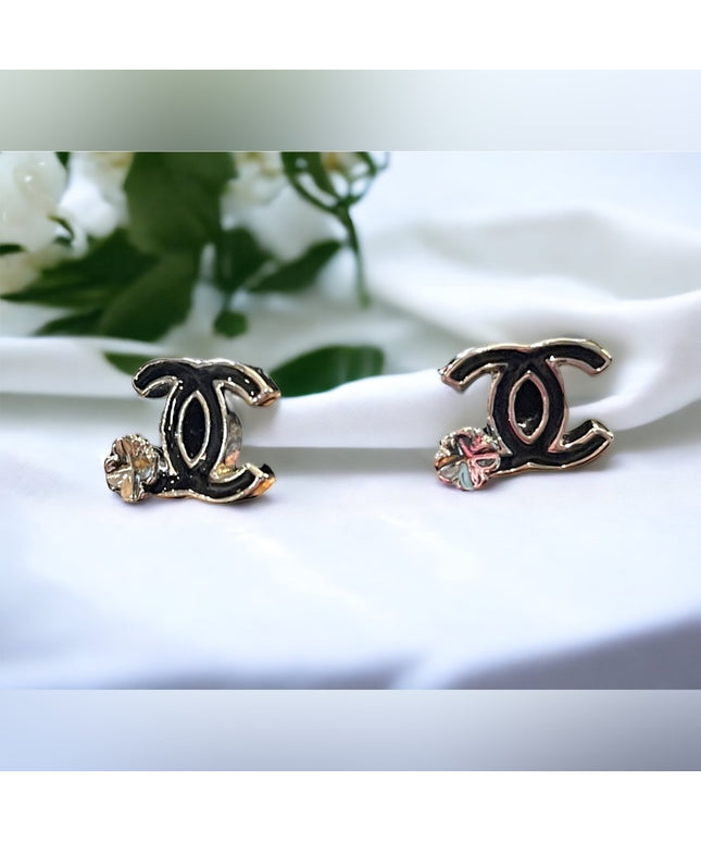 Chanel Authentic Earrings D13 Made in France CC logo Black enamel