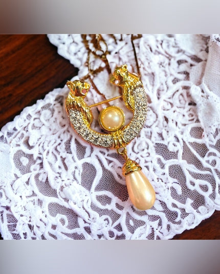 Vintage 1980s Lion Head gold finish rhinestone faux pearl fancy brooch