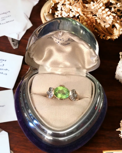 10k Gold diamond & Peridot ring w/appraisal