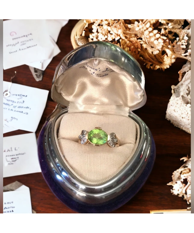 10k Gold diamond & Peridot ring w/appraisal
