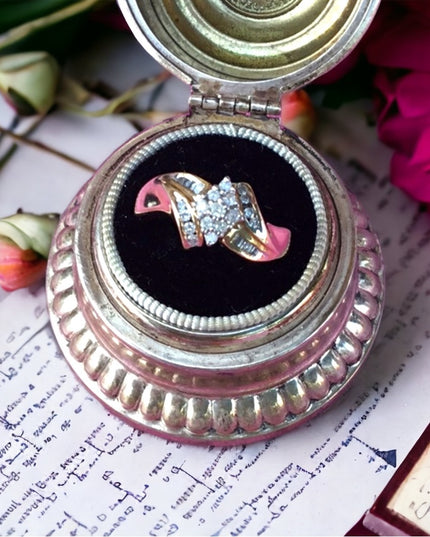 - Vintage 10k gold diamond ring .35 TCW