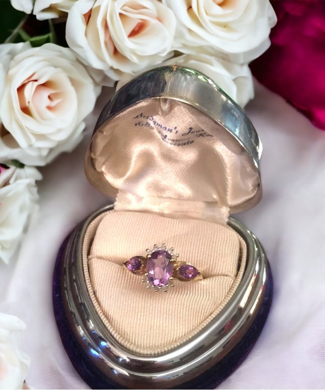 10k Gold Diamond & Amethys ring beautiful
