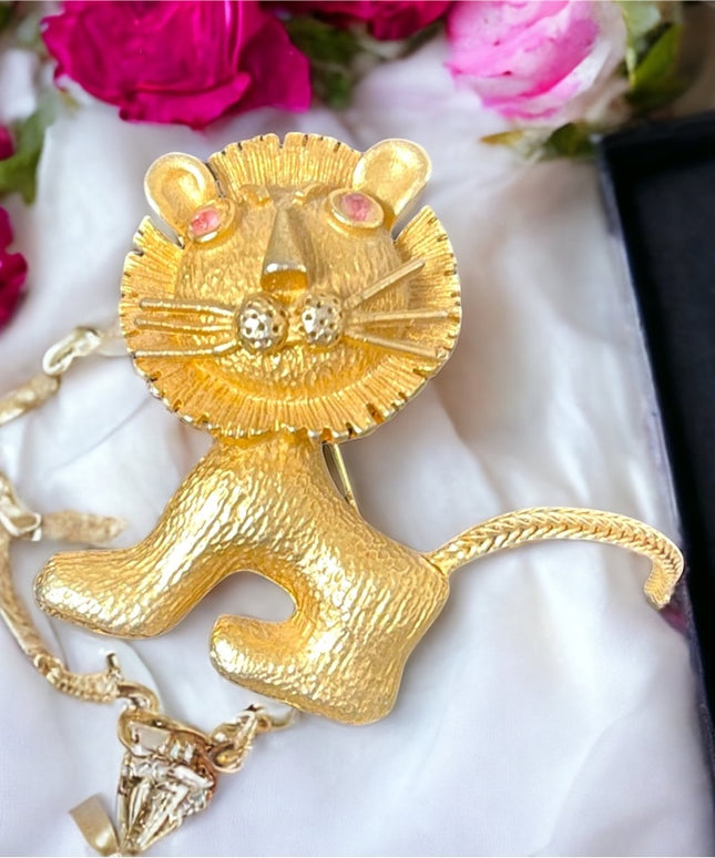 Vintage brushed gold finish leo lion whimsical pink crystal eye brooch