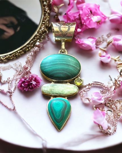Vintage Southwestern C CHAMA Sterling pendant Malachite peridot labradorite