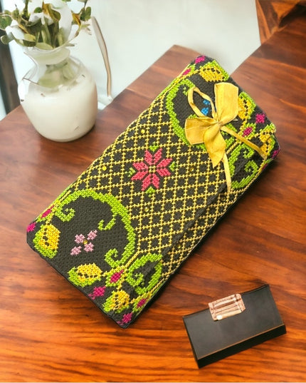 Vintage Hand made art deco Needlepoint wallet clutch