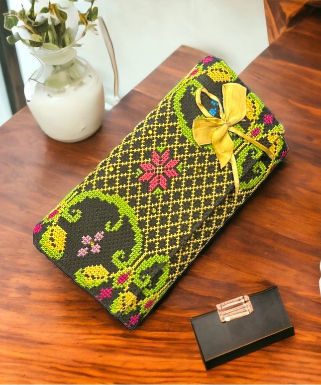 Vintage Hand made art deco Needlepoint wallet clutch