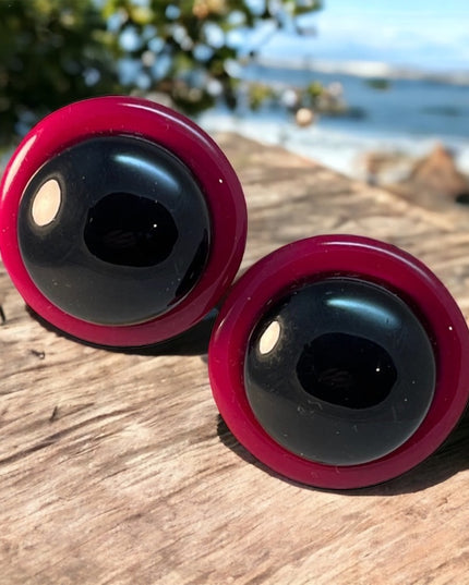 Vintage large chunky hot pink black resin plastic groovy clip on earrings