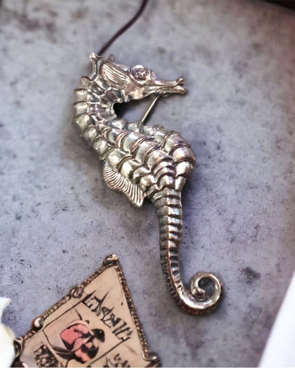 Vintage Beau Sterling Sea horse Brooch Beauty!