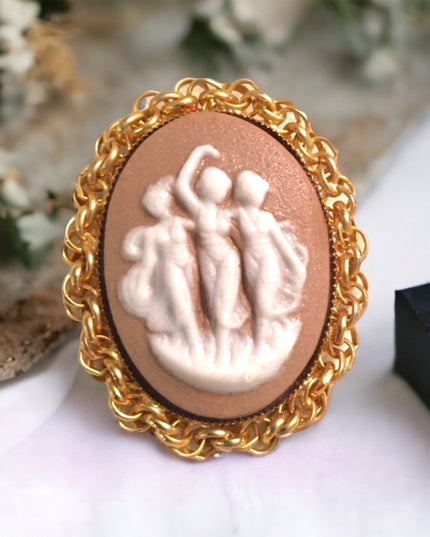 Vintage 3 graces ceramic cameo pendant brooch