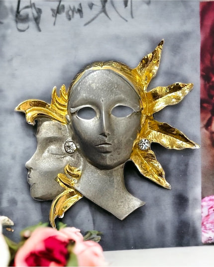 Vintage Artesian style Ladies lady brooch gold and silver Beautiful Carnival