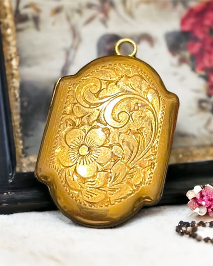 Vintage CHARME gold filled Fancy etched necklace locket
