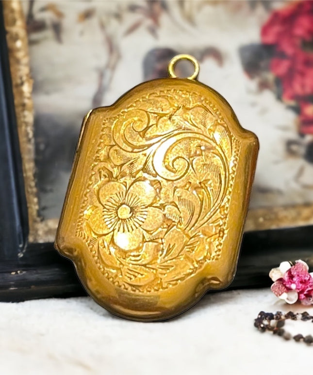 Vintage CHARME gold filled Fancy etched necklace locket