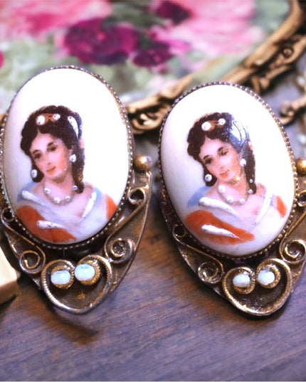 VTG 1960s Limoges Cameo clip on earrings