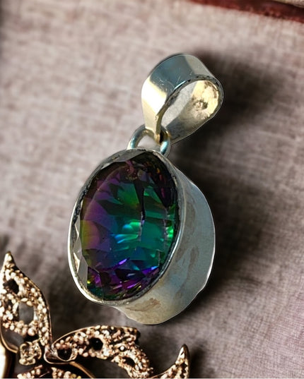 VTG Stone pendant 925 Sterling silver mystic topaz