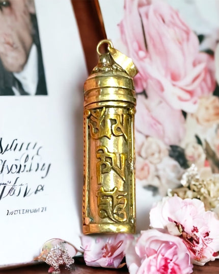 Vintage silver finish Chinese Good luck poison pendant vial
