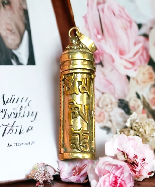 Vintage silver finish Chinese Good luck poison pendant vial
