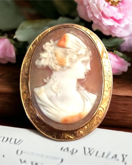 Antique Victorian 10k Cameo brooch Beauty!