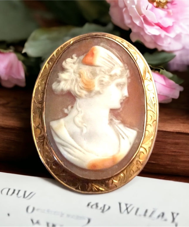 Antique Victorian 10k Cameo brooch Beauty!