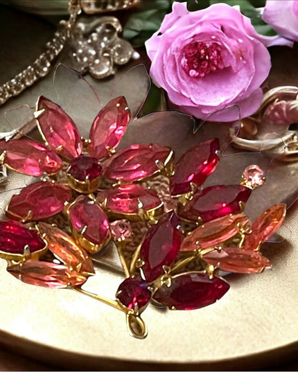 Vintage Juliana? pink crystal gold finish brooch Sparkle!