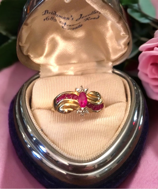 10k gold Ruby Diamond ring Beauty!