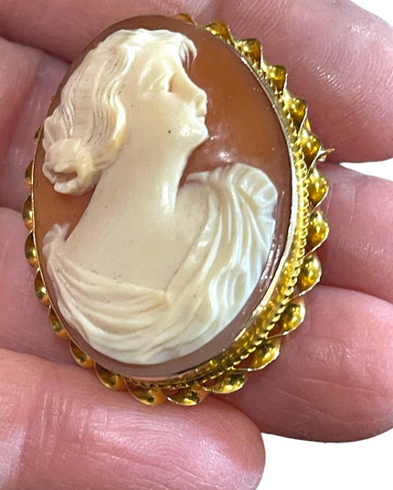 Stunning vintage 10k Gold Hand Carved Italialian Italy Cameo brooch pendant LG