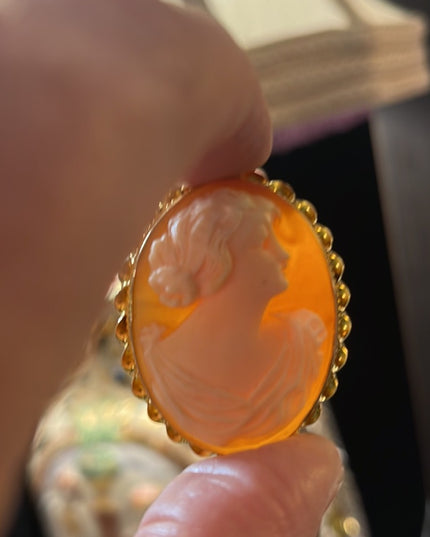 Stunning vintage 10k Gold Hand Carved Italialian Italy Cameo brooch pendant LG