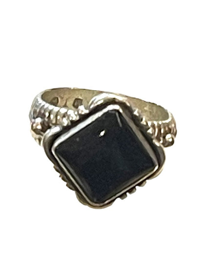 Lovely Sterling silver DT 925 Black onyx Southwestern style substancial ring