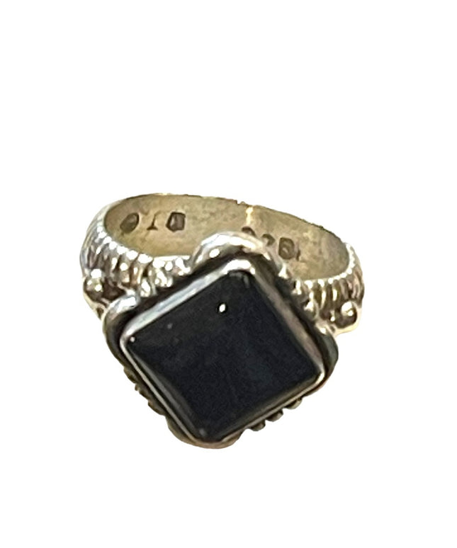Lovely Sterling silver DT 925 Black onyx Southwestern style substancial ring