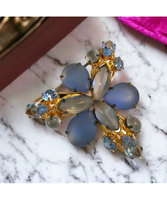 Vintage 1960s Glass rhinestone crystal brooch Juliana style