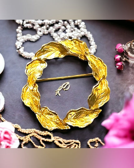 Vintage Wells 14k Gold filled leaf wreath brooch