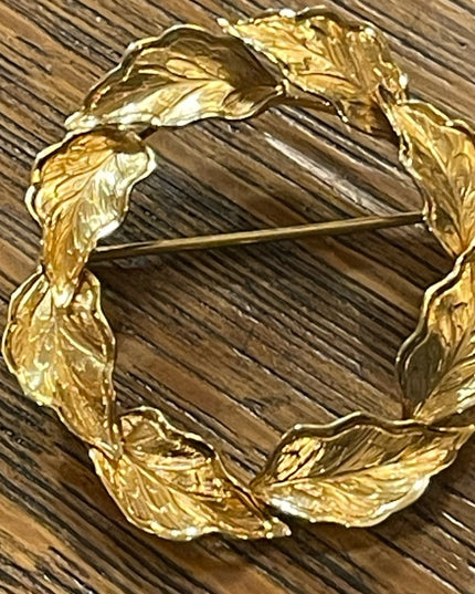 Vintage Wells 14k Gold filled leaf wreath brooch