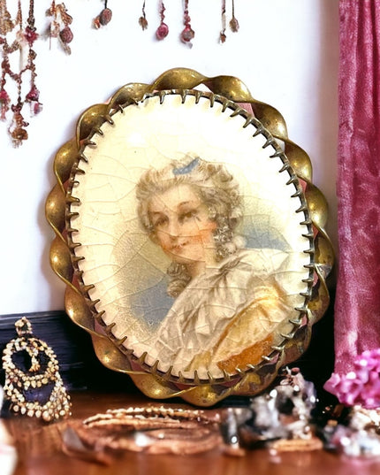 Vintage 1930s Ceramic handpainted antiqued distressed Lady cameo brooch