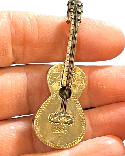 Vintage sterling silver primitive Taxco EID figural guitar pin brooch Mexico