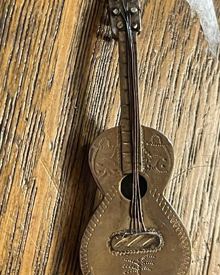 Vintage sterling silver primitive Taxco EID figural guitar pin brooch Mexico