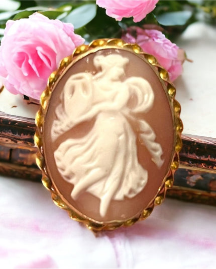 Vintage 1950s Sterling silver 925 gold plt Italy walking angel carved Cameo