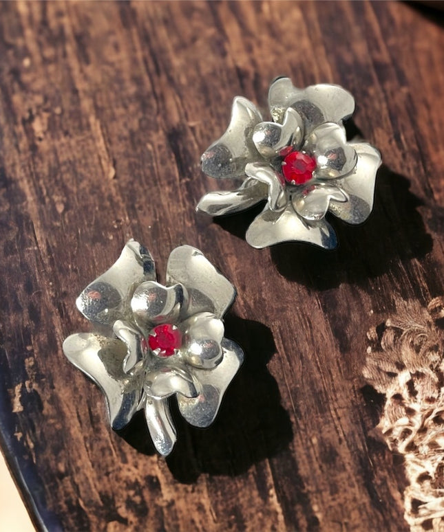 Vintage 1960s Sterling with crystal Flower screw back earrings