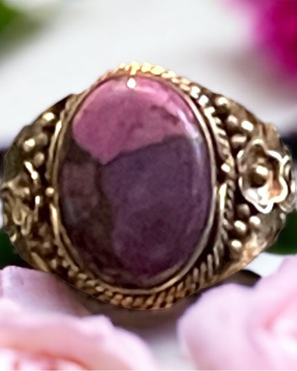 Vintage sterling 925 ornate purple stone ring