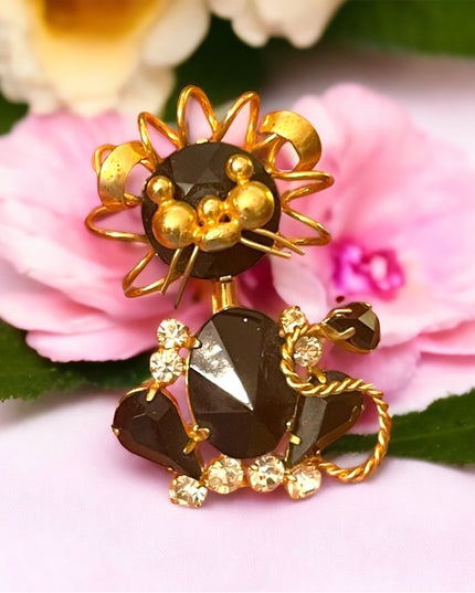 Fun 1960s vintage crystal fancy head wiggling CAT brooch gold finish
