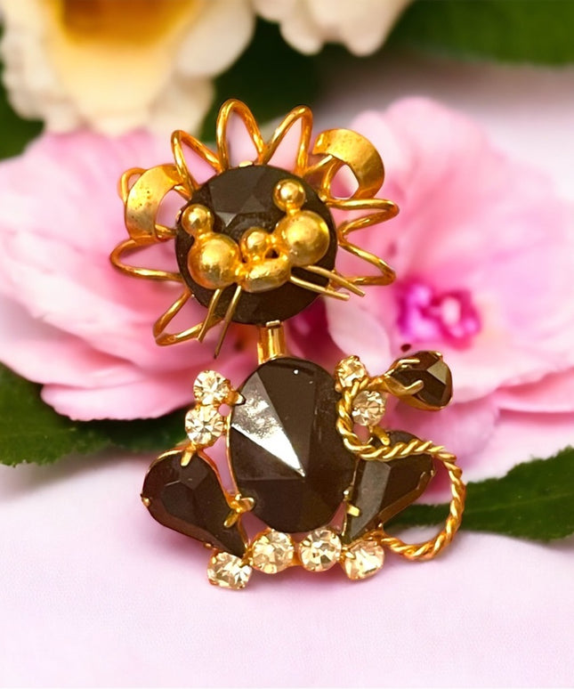 Fun 1960s vintage crystal fancy head wiggling CAT brooch gold finish