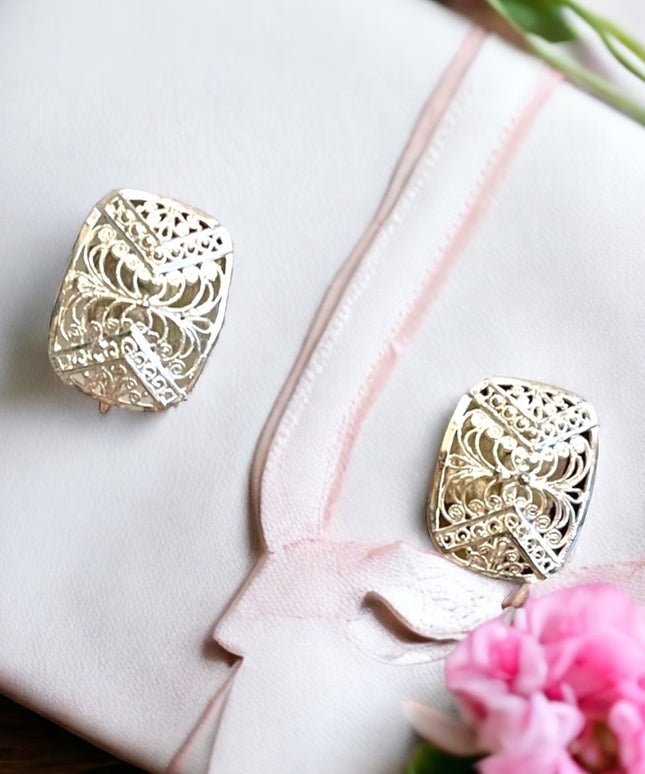 Stunning Vintage sterling silver Filagree wire work BIRKS screw back earrings
